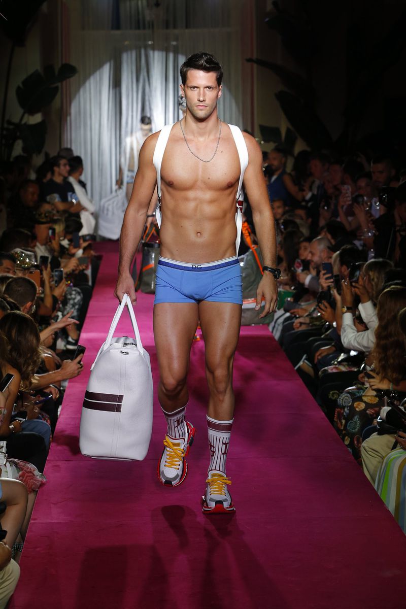 DOLCE & GABBANA THE NAKED KING S/S 19 MEN’S