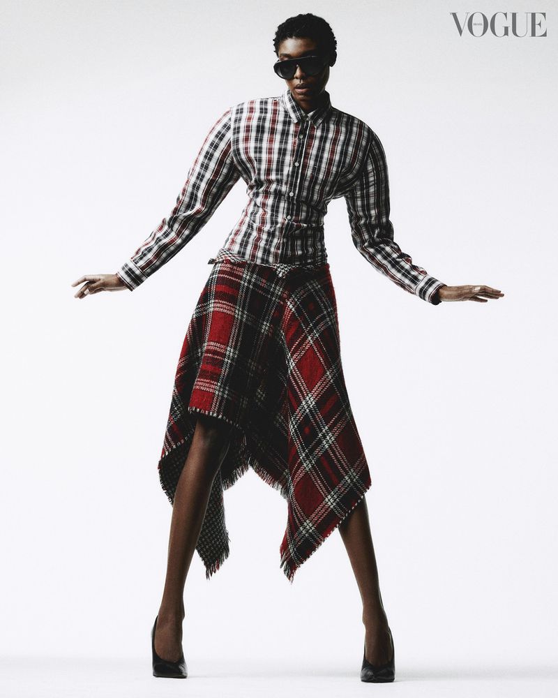 VOGUE BRASIL – ADEUS POWER DRESSING